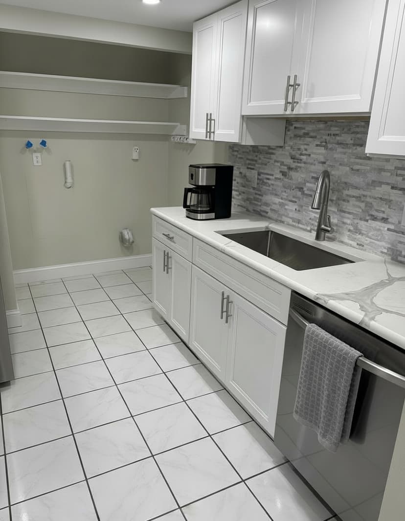 2BR/2BA Spacious Condo - Image 6