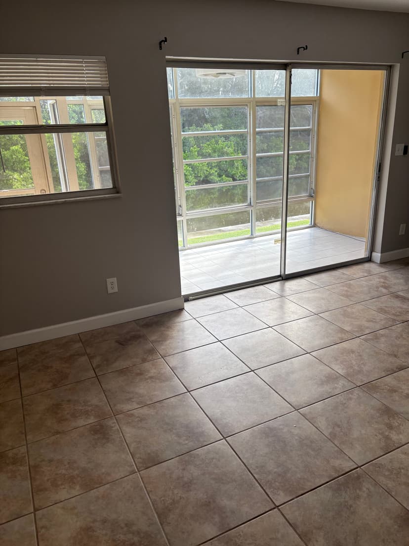 1BR/1BA Waterfront Condo - Image 2