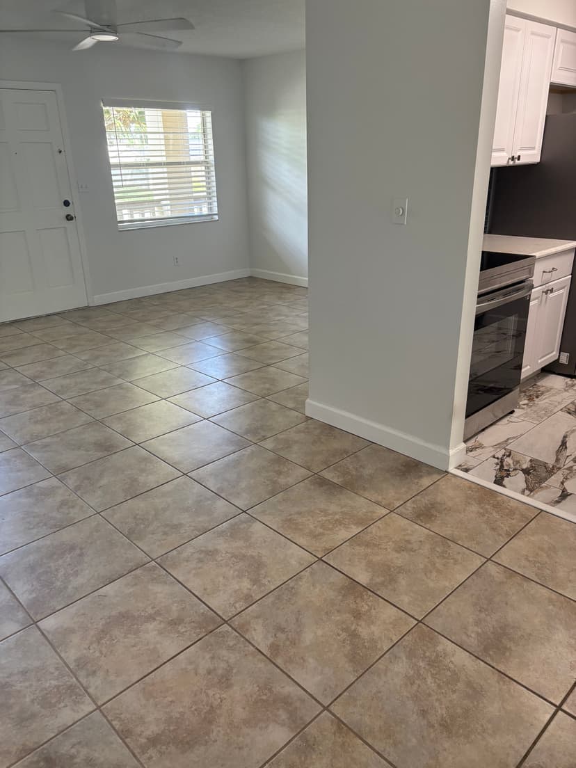 1BR/1BA Waterfront Condo - Image 5